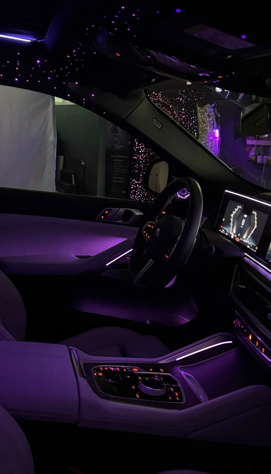 BMW X — lumini ambientale, Plafon înstelat + ambientale · Violet